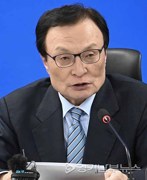 이해찬 제22기 민주평화통일자문회의 수석부의장(전 국무총리)/ 위키백과