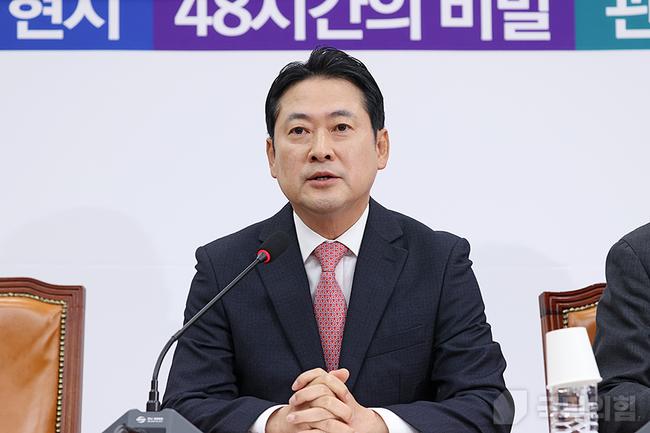 장동혁 국민의힘 당대표가 20일 오전 서울 여의도 국회 회의실에서 최고위원회의를 주재하고 있다.