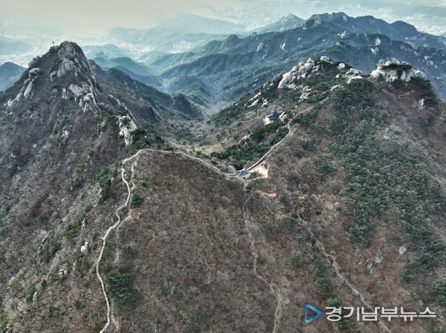 북한산성 대남문 주변 드론 사진.jpg 바로보기1.북한산성 대남문 주변 드론 사진