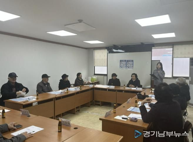 ‘우리가 지킨다!’ 수원시 권선구 사회복지과, 권선경찰서와 찾아가는 경로당 안전교육 실시