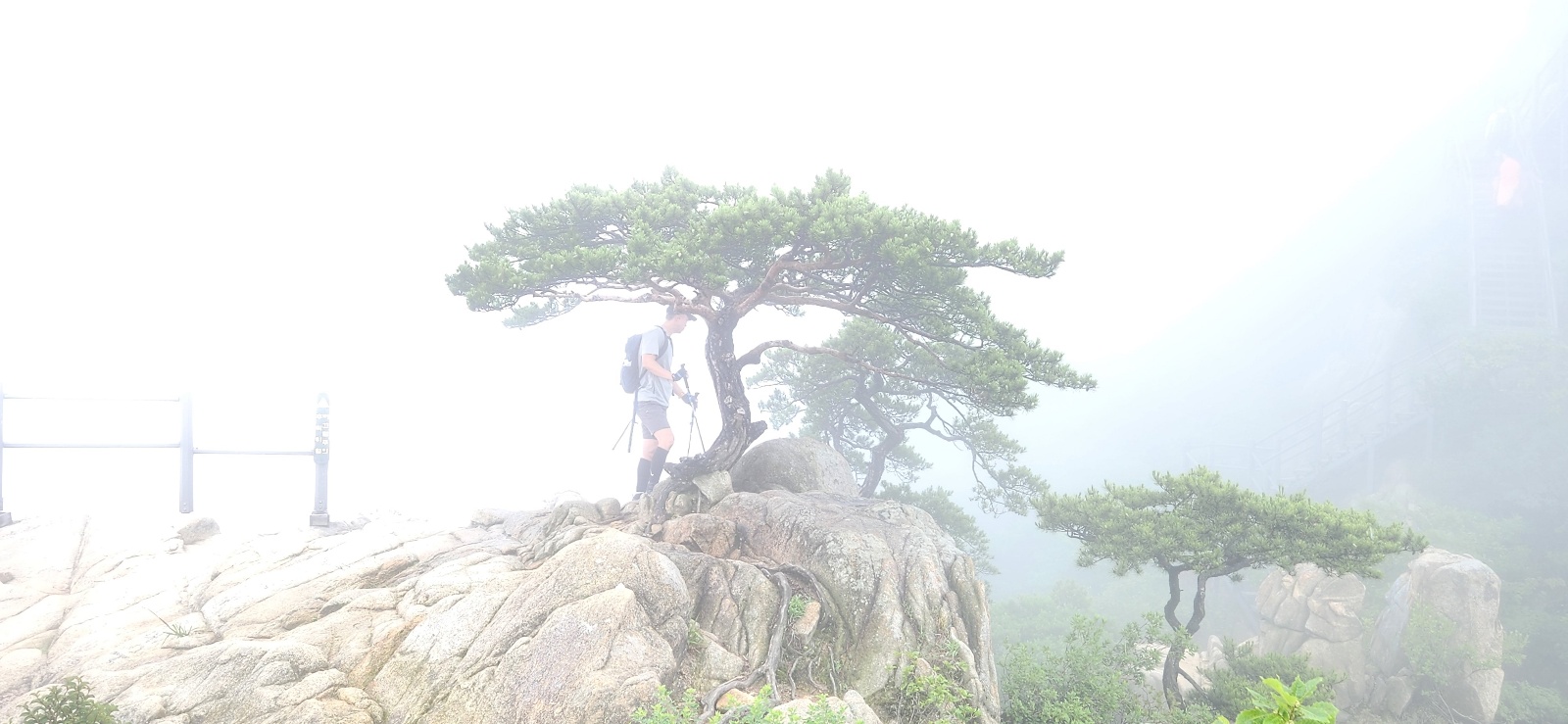 관악산 연주대 밑 관음봉의 모습 사진 배건일, 경기남부뉴스