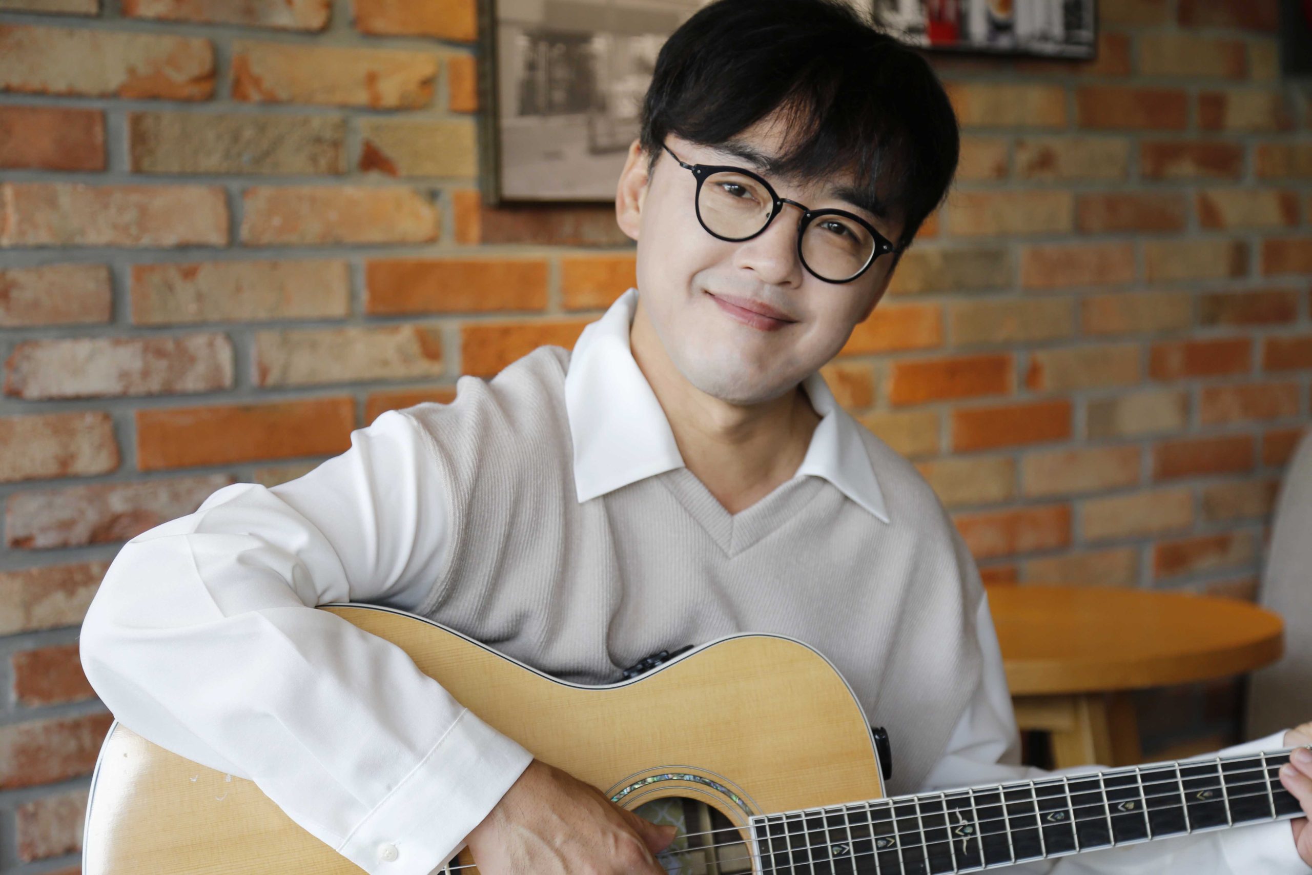 “크게 유명하지는 않지만 낮은 곳까지 갈 수 있는 그런 음악을 부르고 싶다.”는 성국씨. 경기남부뉴스 8월 17일