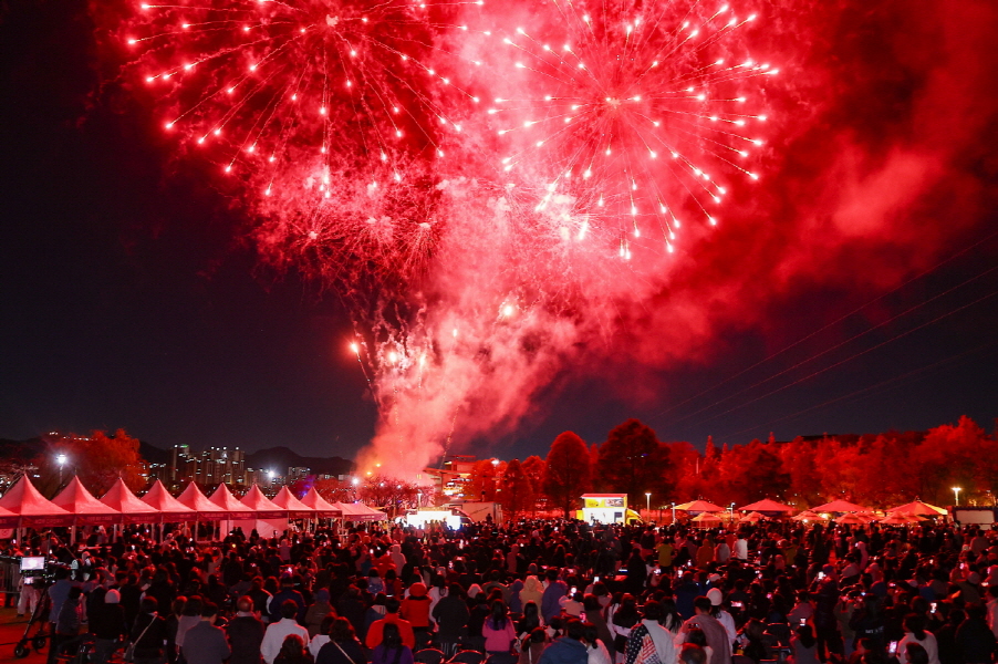 세대공감 어울림 축제 불꽃놀이 사진