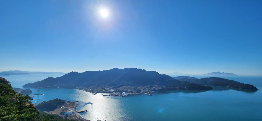 상도에서 바라본 하도 칠현산의 풍경 사진: 배건일, 경기남부뉴스