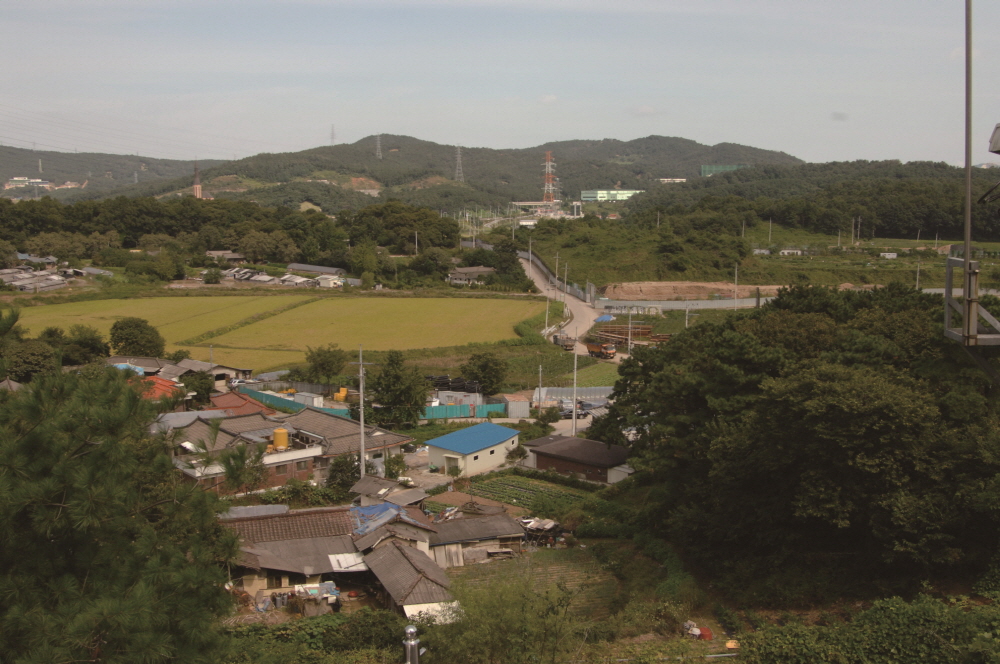 광교신도시의 옛 모습을 보여주는 수원광교박물관 '공교의 옛 모습' 전시 사진.
