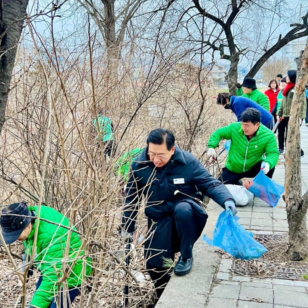 개군면 봄맞이 대청소 모습(3.5)