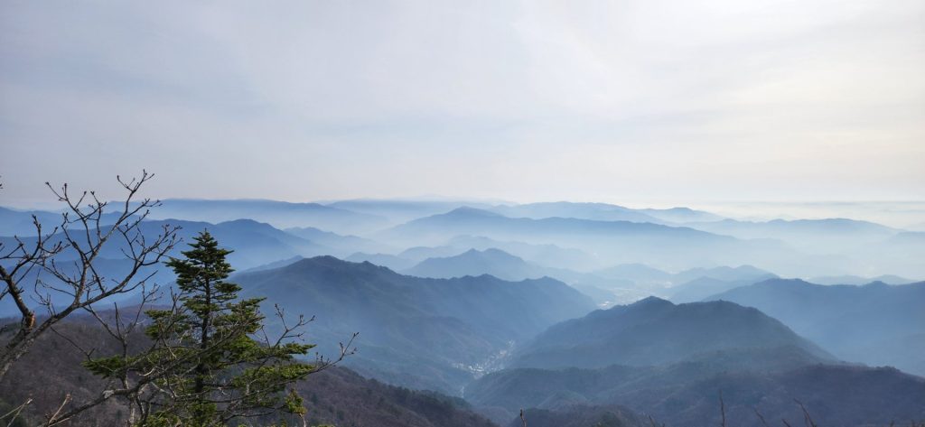 백덕산 산그리메 운무 사진: 배건일, 경기남부뉴스
