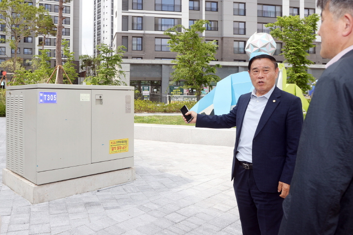 이재식 의장, 영통푸르지오 아파트 입주민 간담회 및 현장방문